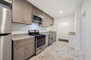 Building Photo - 2431 Linden Ave