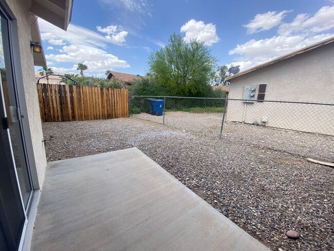 Building Photo - *DONT MISS OUT ON THIS GREAT MOVE IN SPECIAL! 1/2 OFF OF FIRST FULL MONTHS RENT!!