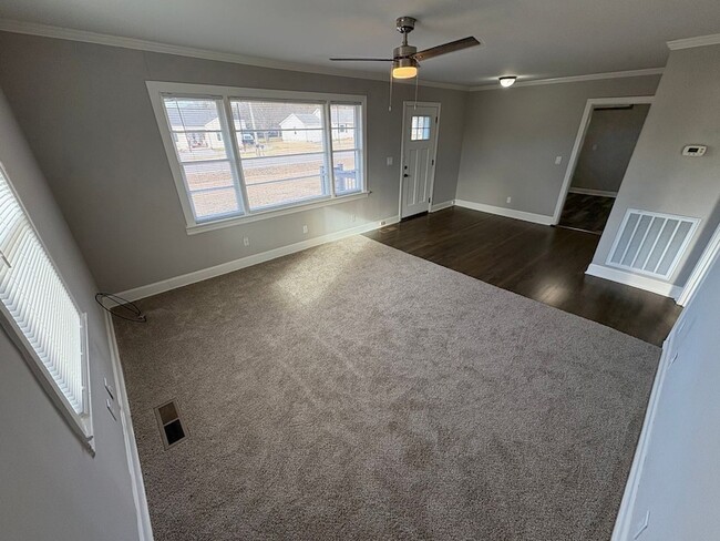 Building Photo - 397 Franklin Rd