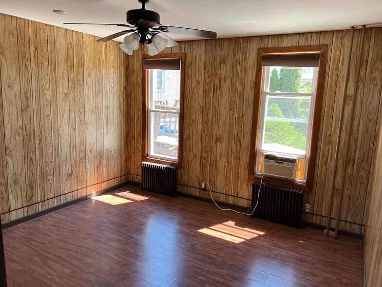 Building Photo - 1451 52nd St
