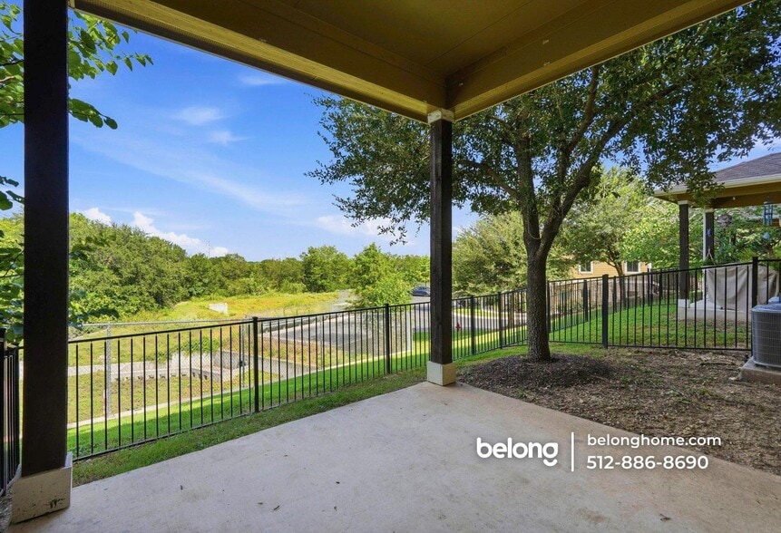 Building Photo - 516 E Slaughter Ln