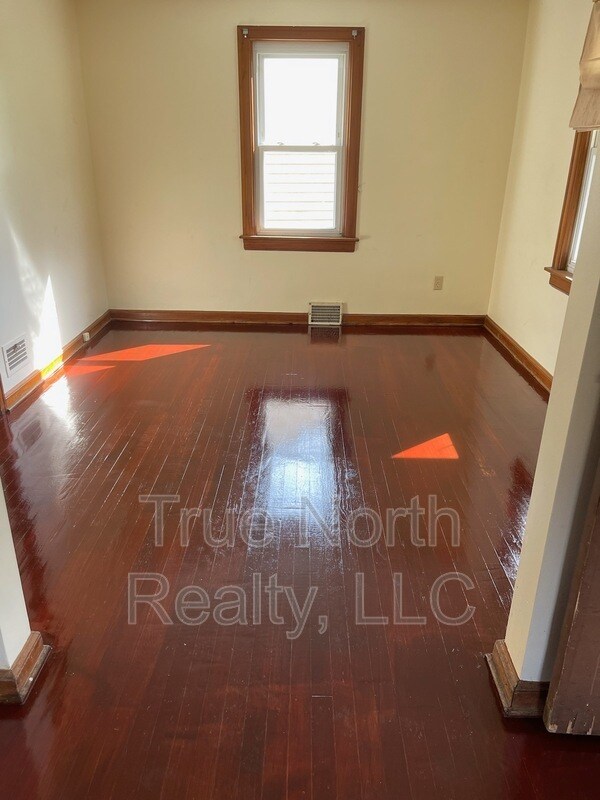Building Photo - 432 Woodbury Ave