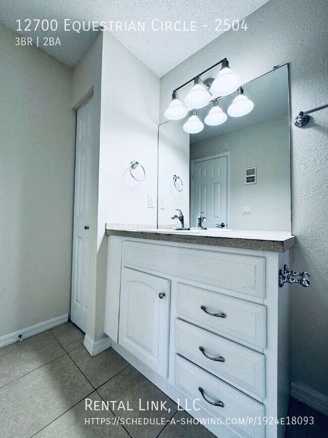 Building Photo - 12700 Equestrian Cir