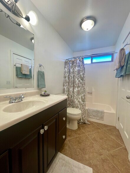 Building Photo - 6186 Chia Ave