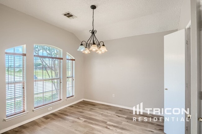 Building Photo - 7602 Tidewater Dr