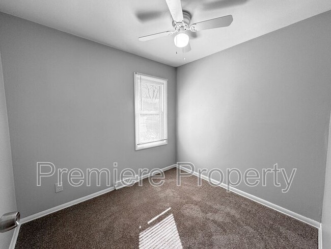 Building Photo - 8600 E 114th St