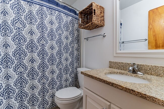 Building Photo - 3 bedroom, 1 bath ranch home! Close to I-74, on the local MTD bus line!! - Available 05/01/2026