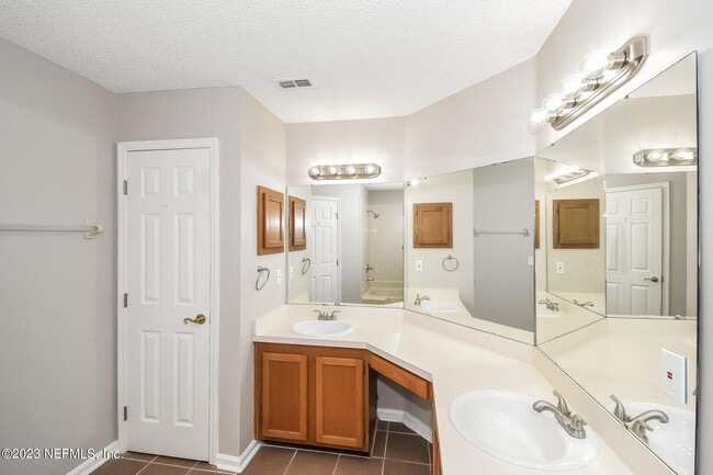 Building Photo - 8294 Rocky Creek Ct