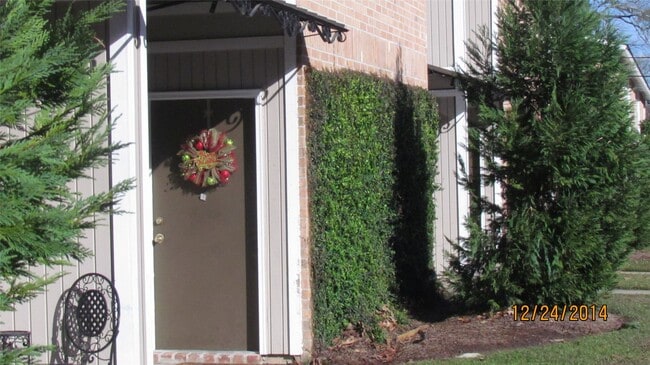 Building Photo - 16161 Tiger Bend Rd