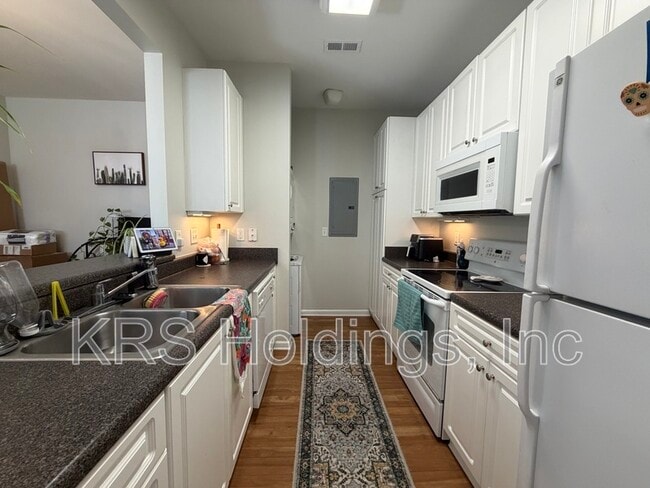 Building Photo - 5229 Elston Ln