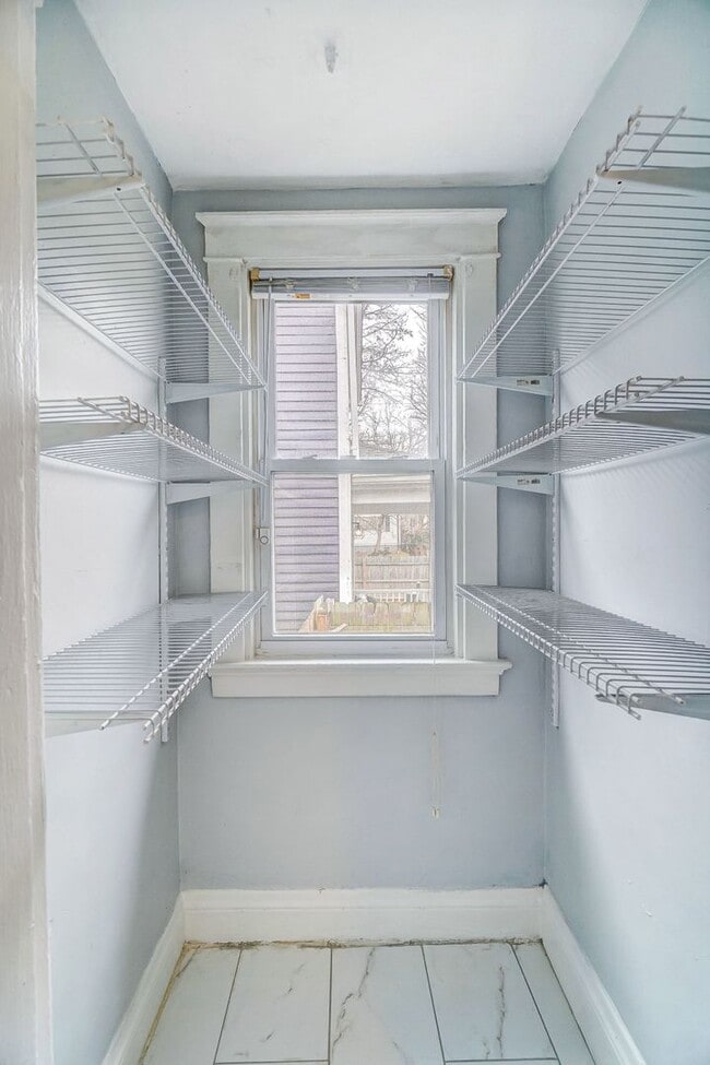 Building Photo - Newly renovated 2bed/1bath