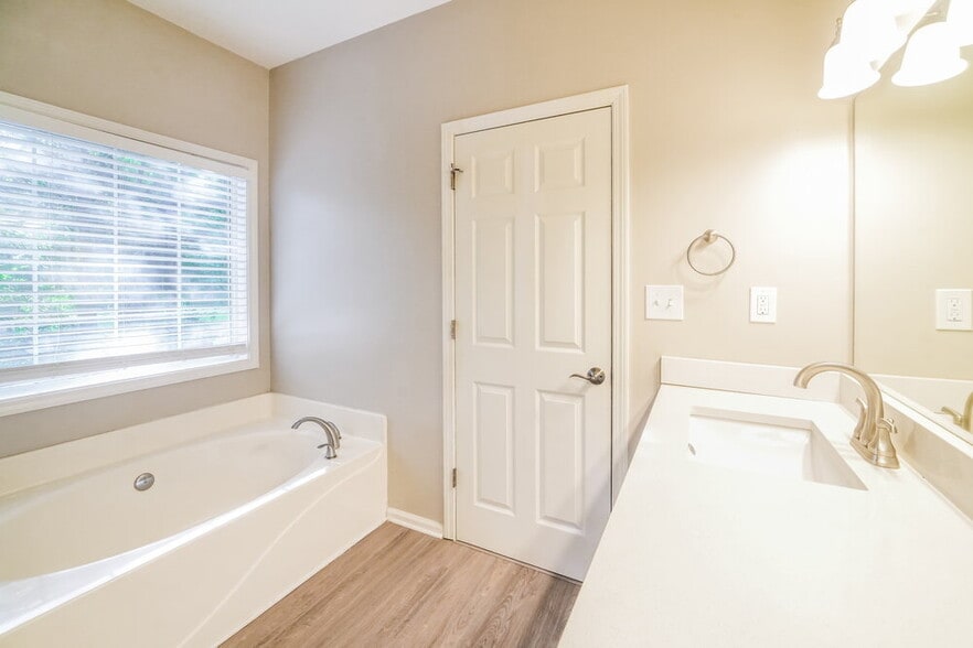 Building Photo - 57 Highland Dr