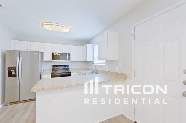 Building Photo - 809 Waggoman Rd