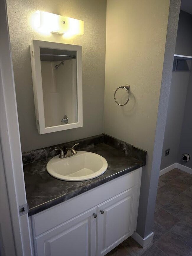 Building Photo - hune01