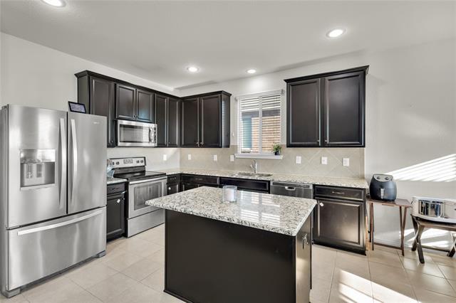 Building Photo - 8028 Larch Ln