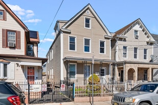 Building Photo - 79 Irving St