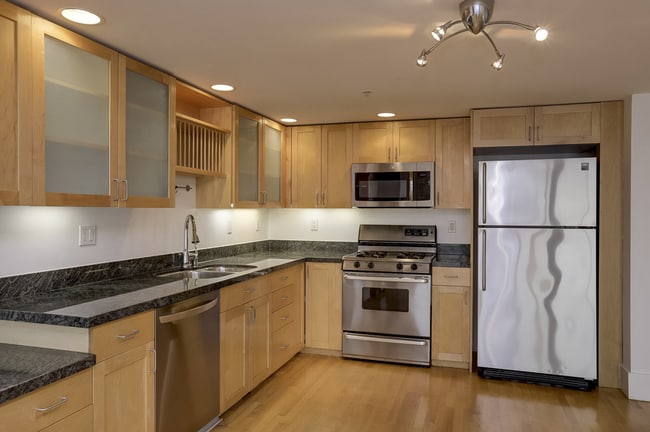 Building Photo - Luxurious Live/Work Loft in great DogPatch...