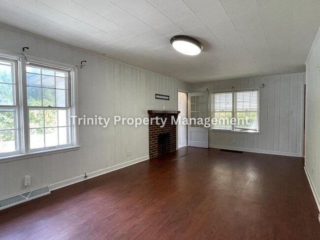 Building Photo - 132 Winding Way