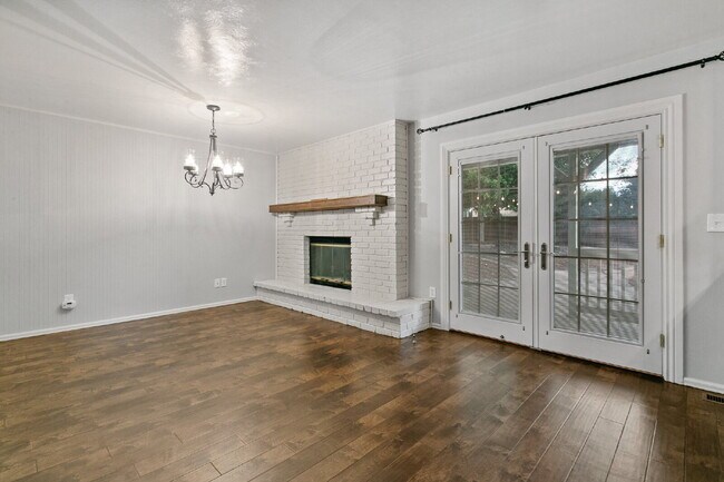 Building Photo - 3-Bed Ranch Retreat in Briargate Just 15 M...