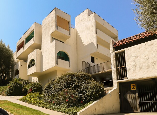 Primary Photo - Knollbrook Falls Apartments