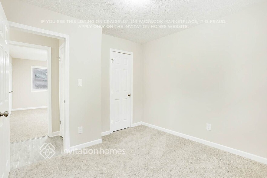 Building Photo - 210 Hunt Ridge Dr