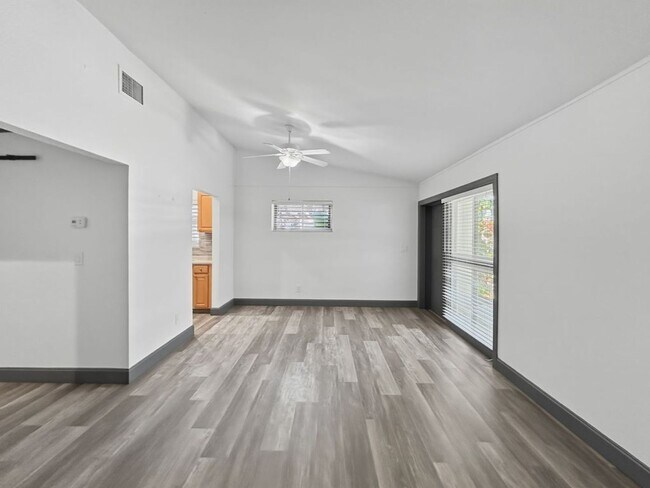 Building Photo - Spacious 1BR Duplex Near Beaches – Private Yard + Amenities! 1bed|1bath