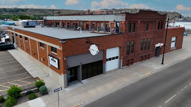 Building Photo - 2019 Montana Ave