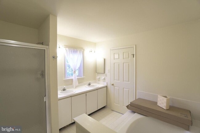 Primary Photo - 1703 Smedley Ct