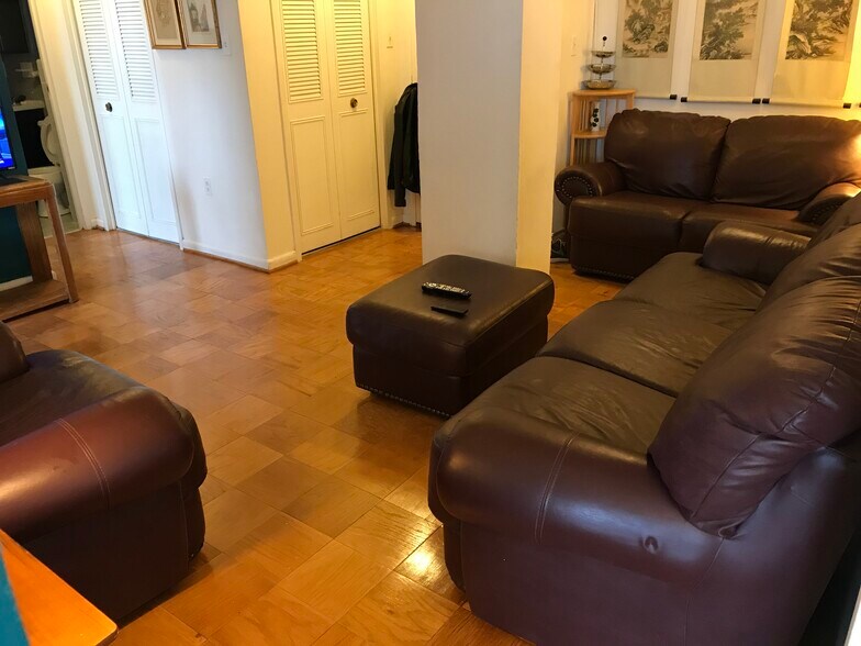 Building Photo - 10500 Rockville Pike