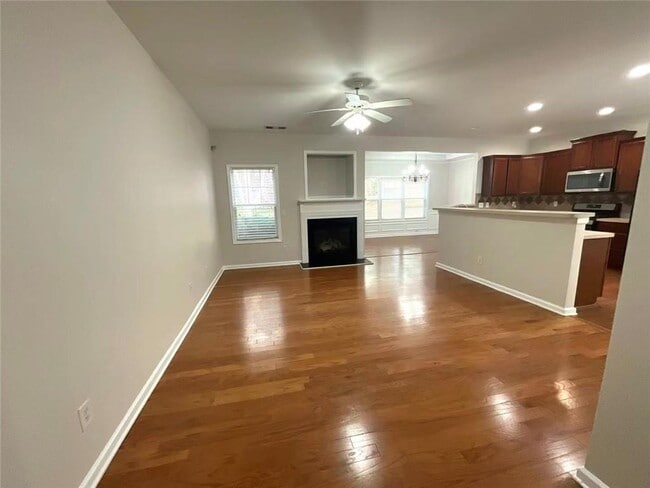 Building Photo - 2882 Cross Creek Dr