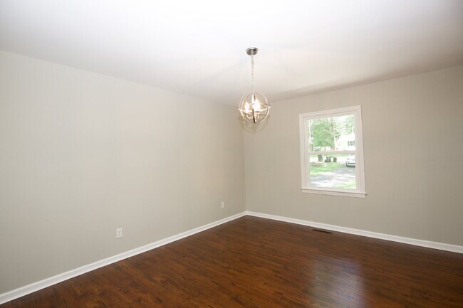 Building Photo - Southern Pines Retreat: Cozy 3-Bedroom Hom...
