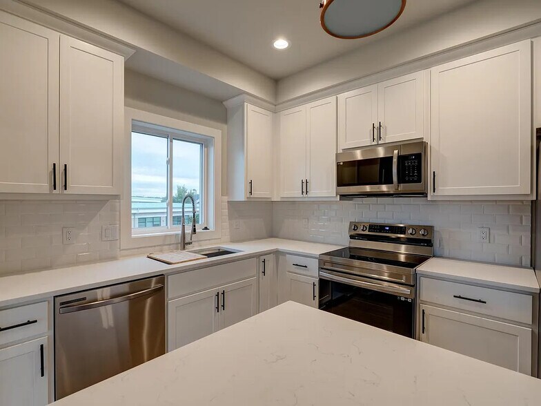Building Photo - 115 Prairie Heights Dr