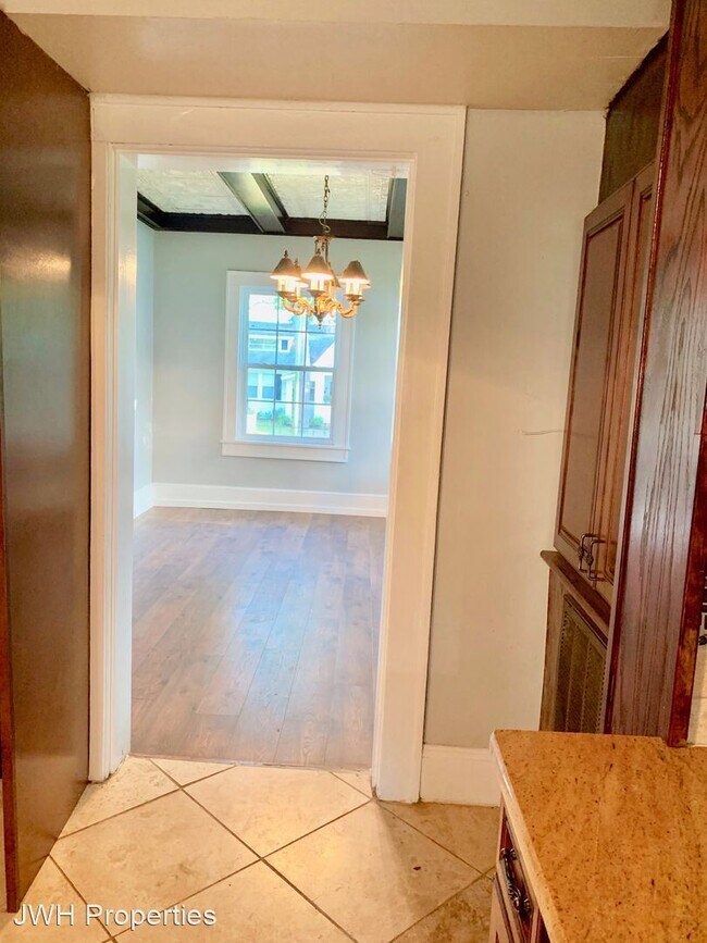 Building Photo - 4 br, 2.5 bath House - 1040 Blanchard Place