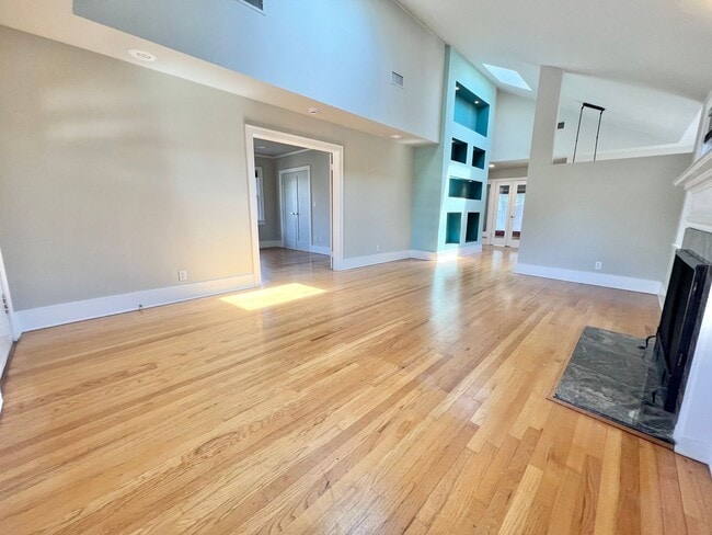 Building Photo - Pristine 3 Bedroom Craftsman House in Belm...