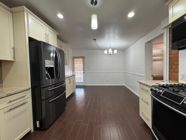 Building Photo - 3BR/2BA/2CG, with POOL, 1,396 sq.ft. rental in Sierra Vista, AZ