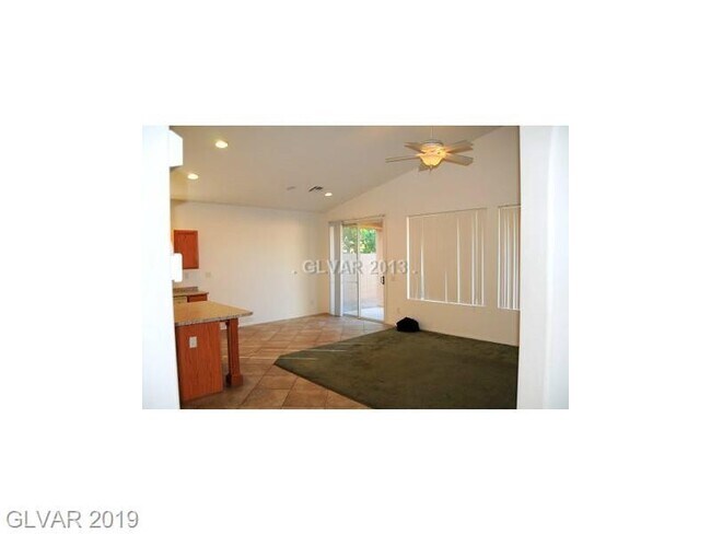 Building Photo - Single Story - 3 bed home located in Hende...