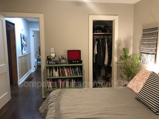 Building Photo - 3608 S Haven Rd