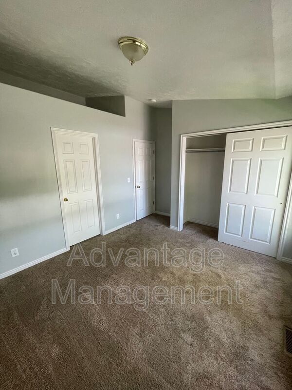 Building Photo - 328 E 1000 N
