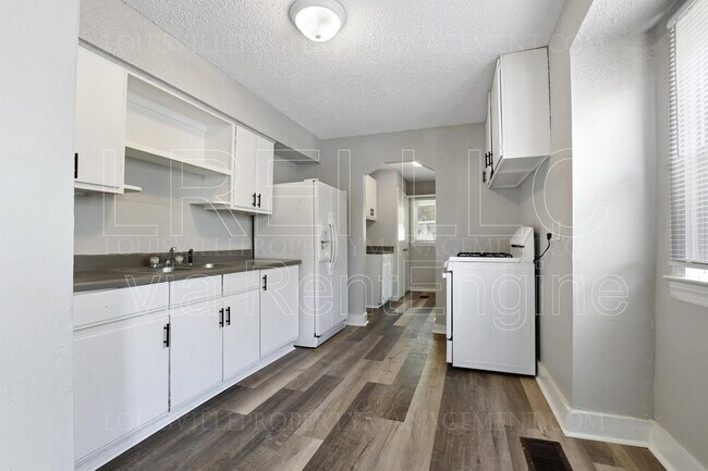 Building Photo - 4217 Grand Ave