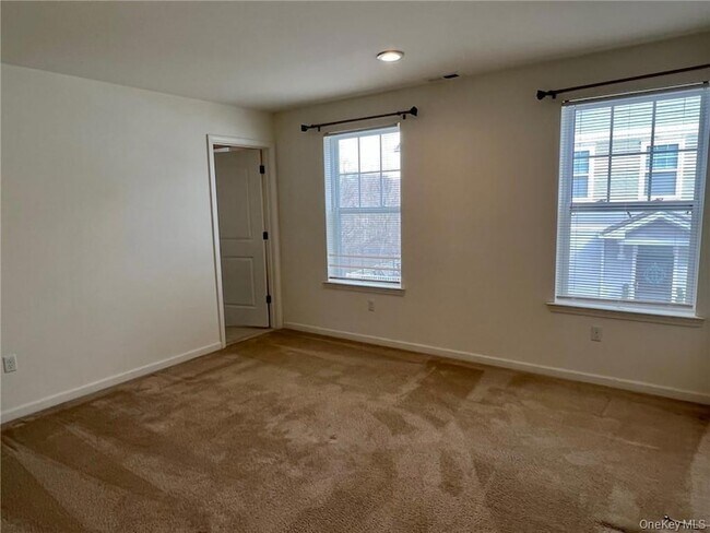 Building Photo - 95 Meadow View Dr