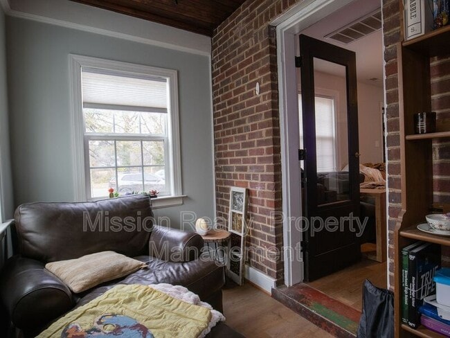 Building Photo - 3409 Idlewood Ave