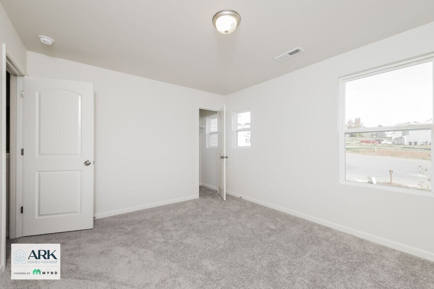 Building Photo - 6327 Century Ln
