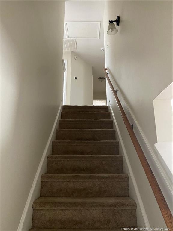 Building Photo - 50 Breezewood Dr