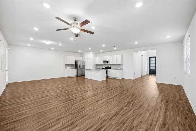 Building Photo - 10303 Buster Dr