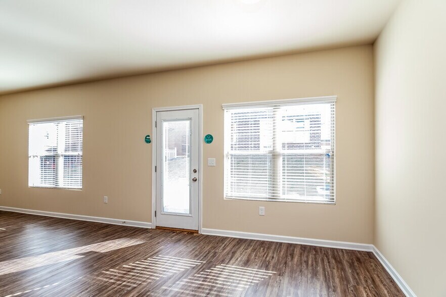 Building Photo - 1205 Faye Ct