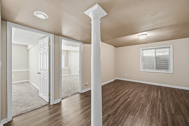 Building Photo - $2,620.95 with $300 off the first month's rent, 5 Beds - 3.5 Bath, Single Family Home in Colorado...