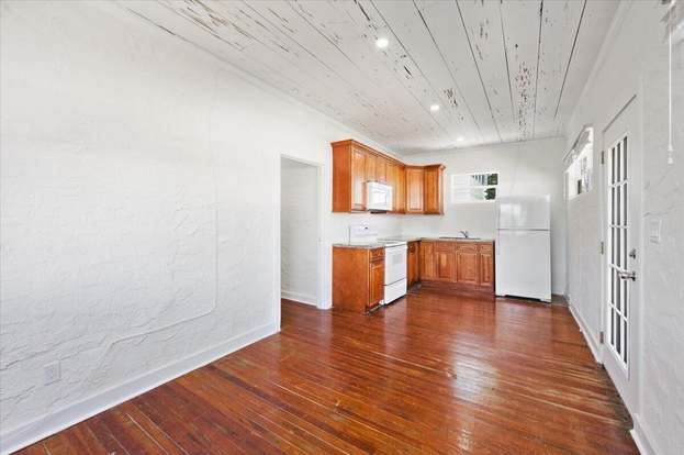 Building Photo - 301 Central Dr