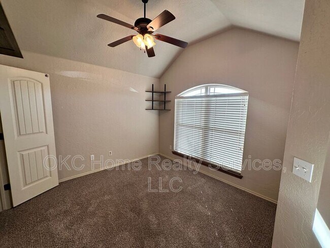 Building Photo - 1909 NE 32nd St