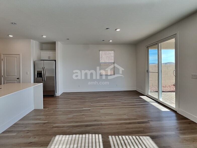 Building Photo - 7919 Banquero Ct