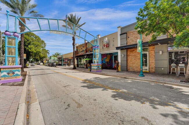 Building Photo - 120 S Ocean Blvd